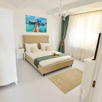 13 Vanilla Residence Mamaia-bedroom 2